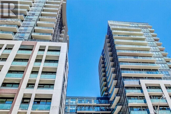 Building Photo - 460-PH460 Adelaide St E