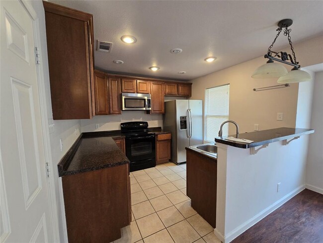 Building Photo - 613 Wagon Wheel Dr