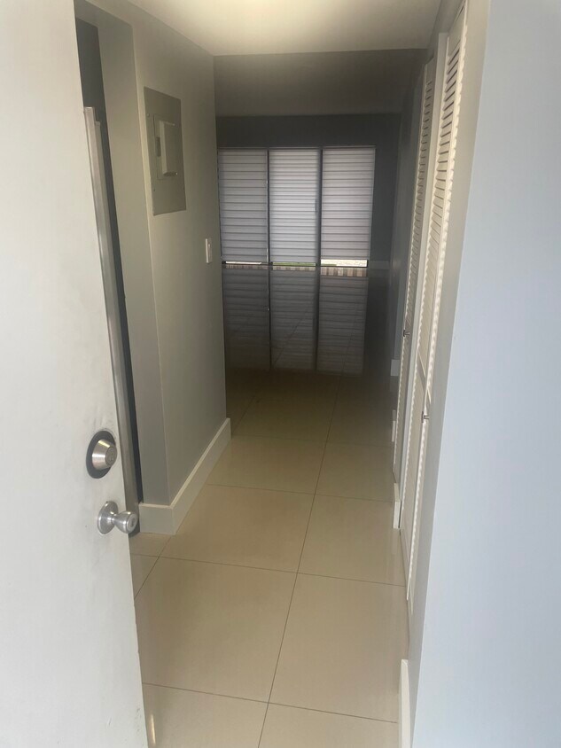 Foto principal - 290 W Park Dr