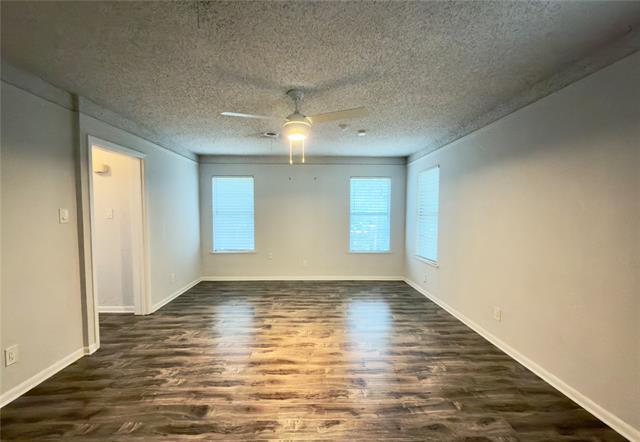 Foto del edificio - 6455 Waverly Way