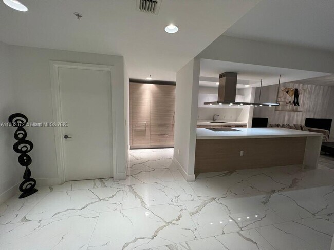 Building Photo - 17301 Biscayne Blvd
