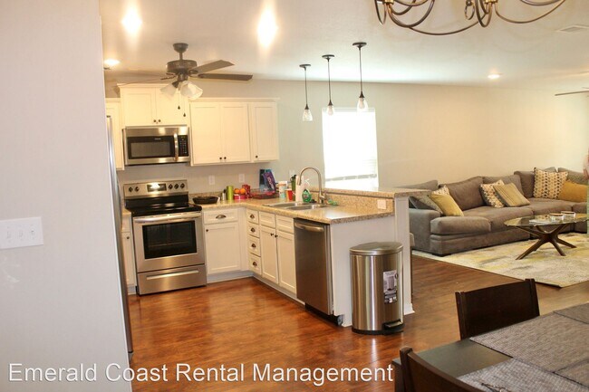 Foto del edificio - 5 br, 2.5 bath House - 210 Wainwright Drive