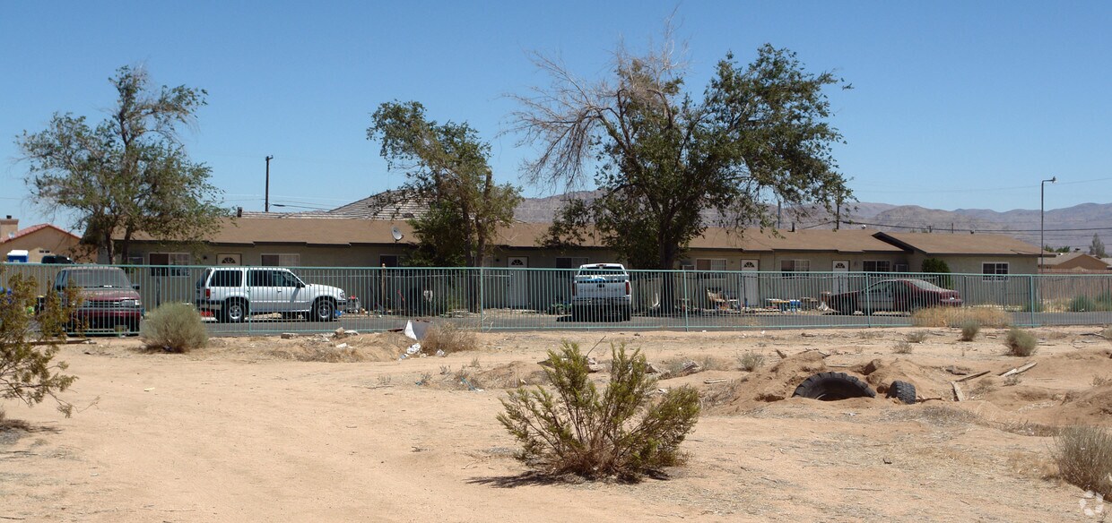 Primary Photo - 13361 W Central Rd