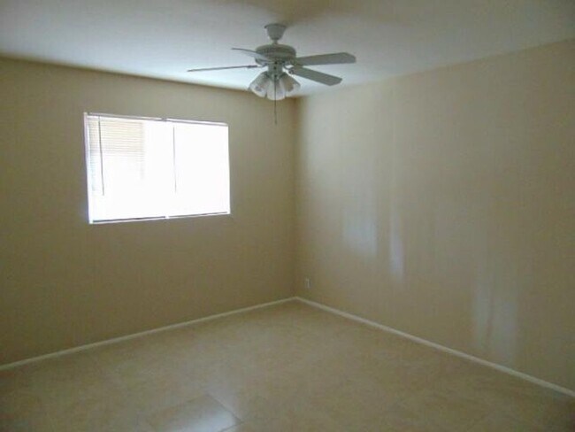 Foto del edificio - 524 W Fairway Dr