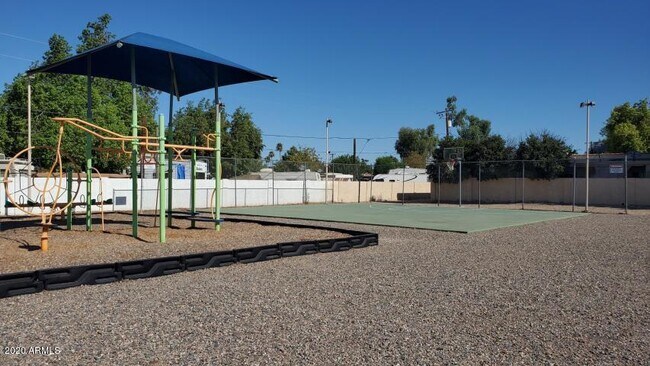 Foto del edificio - 17227 N 16th Dr