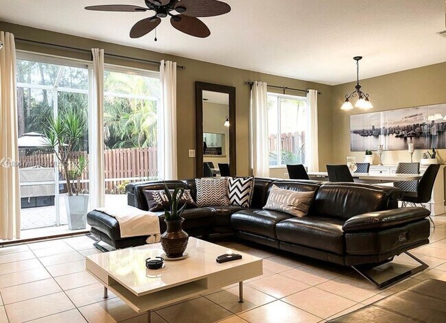 Foto del edificio - 3657 Asperwood Cir