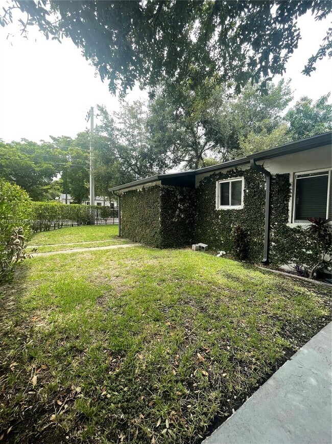 Foto del edificio - 5175 NW 3rd Ave