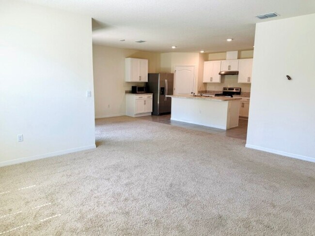 Foto del edificio - 709 Versailles Ln