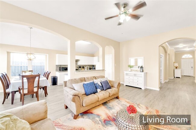 Building Photo - 12047 Ballardvale Ln