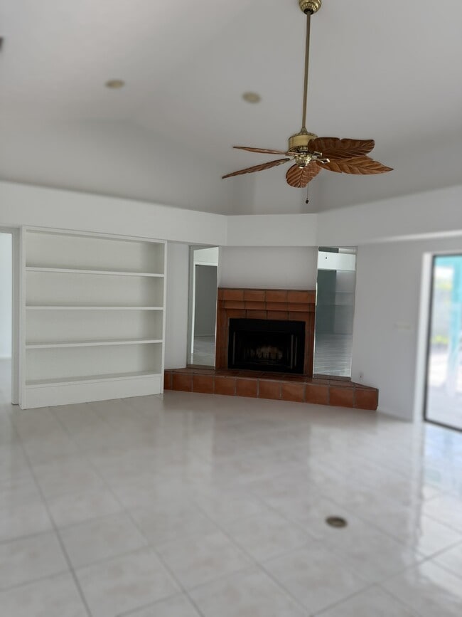 Building Photo - 1998 NE Ginger Ter