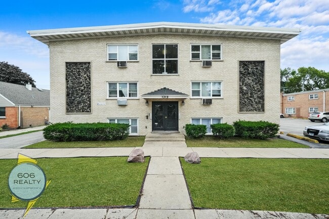 Building Photo - 1213 34th Ave