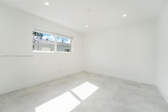 Building Photo - 857 W 34th St