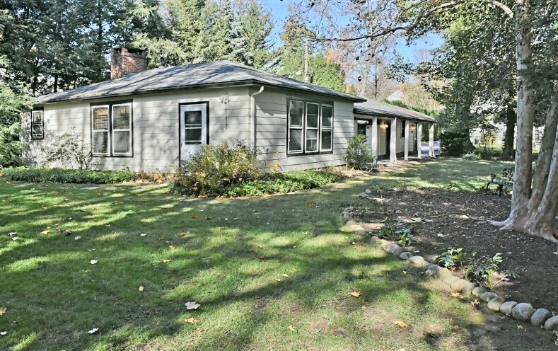 Primary Photo - 82 Winsor Pl
