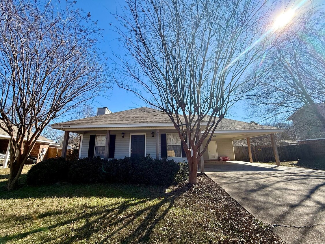 Primary Photo - 2 bed, 2 bath Home in Barnett Bend!