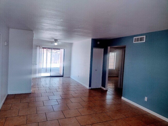 Building Photo - 1788 S Fairway Cir