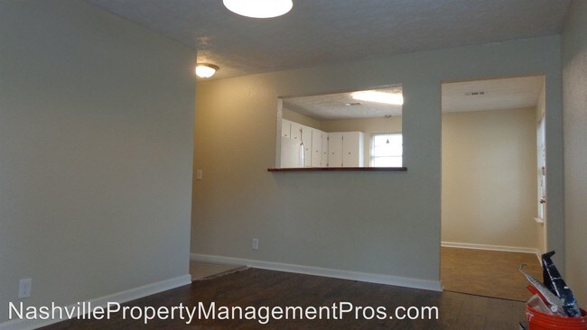 Building Photo - 912 Lischey Ave