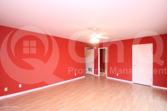 Foto del edificio - 109 E Palm Ln