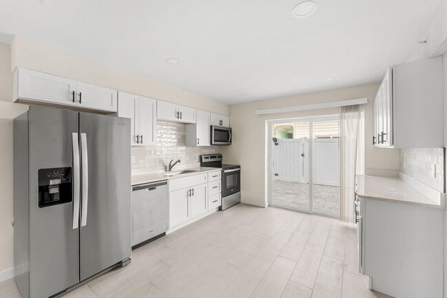 Building Photo - 122 Central Rd