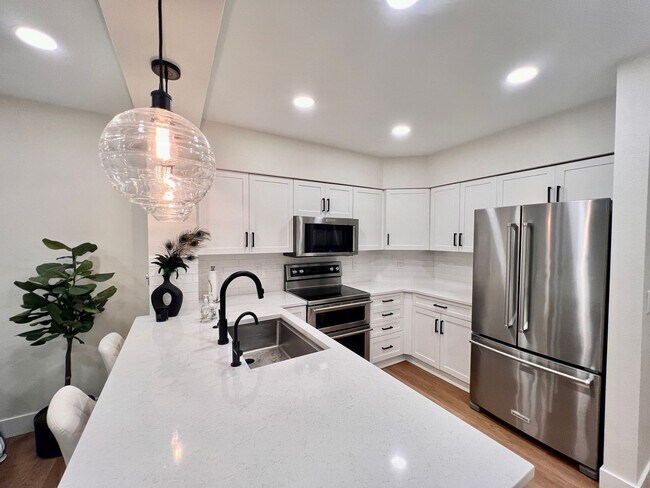 Foto del edificio - Kirkland Central Condo