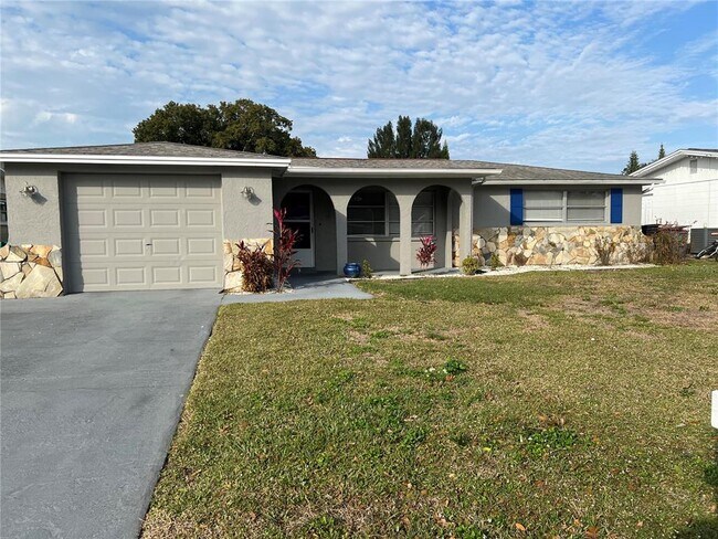 Building Photo - 5253 Penguin Dr