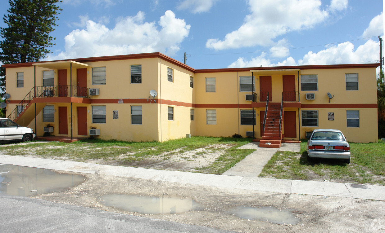 Building Photo - 770 NW 101st St