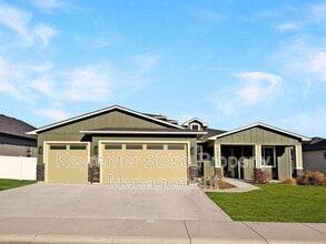 Building Photo - 4400 E Wedge St