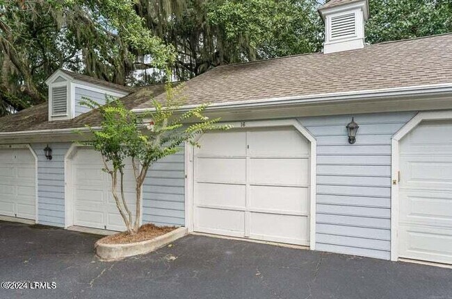 Foto del edificio - 16 Riverwind Dr