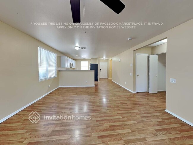 Foto del edificio - 1868 W Renaissance Ave