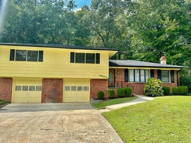 Foto del edificio - 3710 Creekview Cir