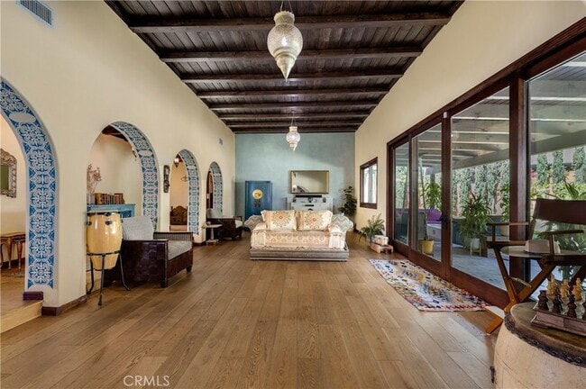 Building Photo - 3092 Laurel Canyon Blvd