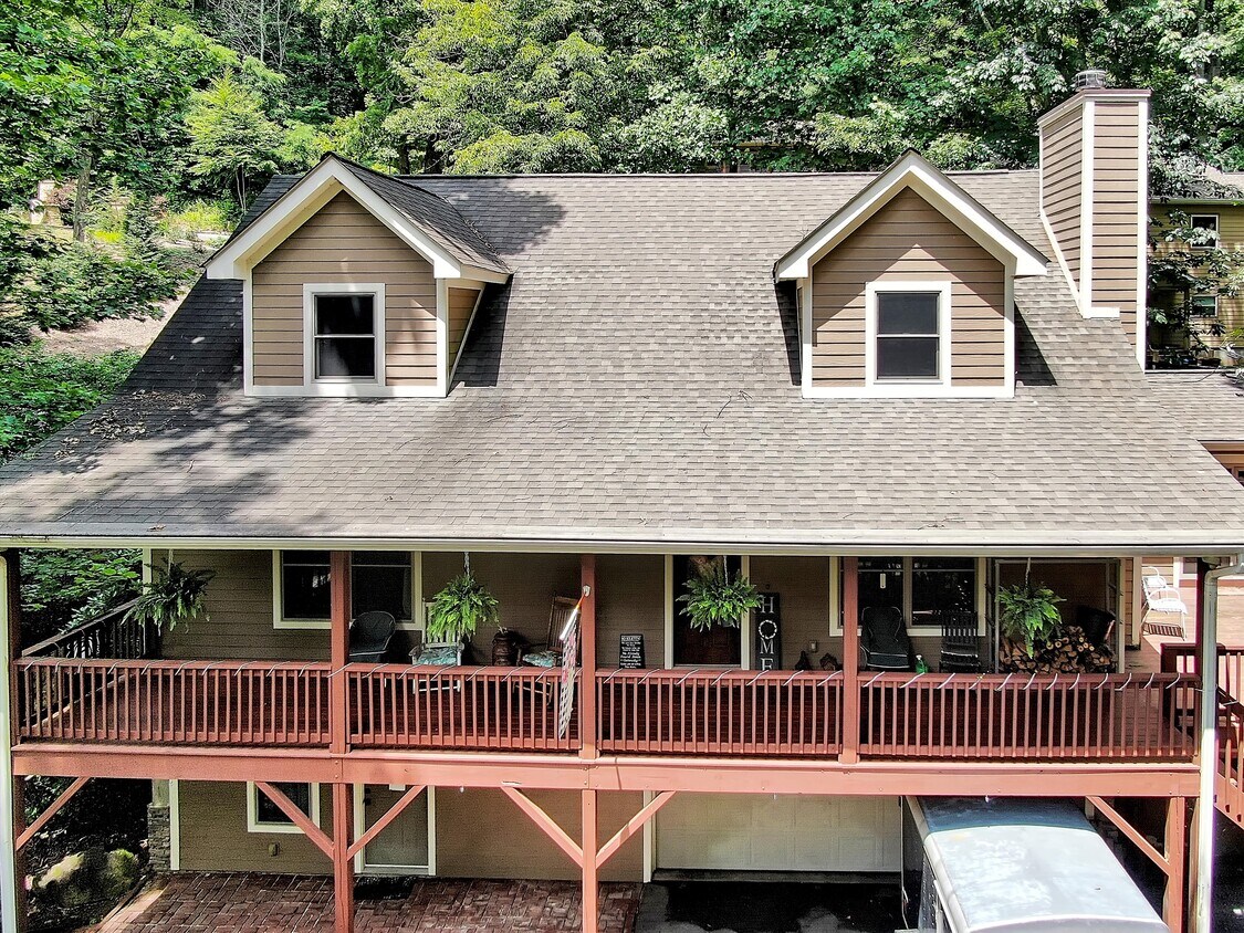 Primary Photo - 78 Loafer Ln