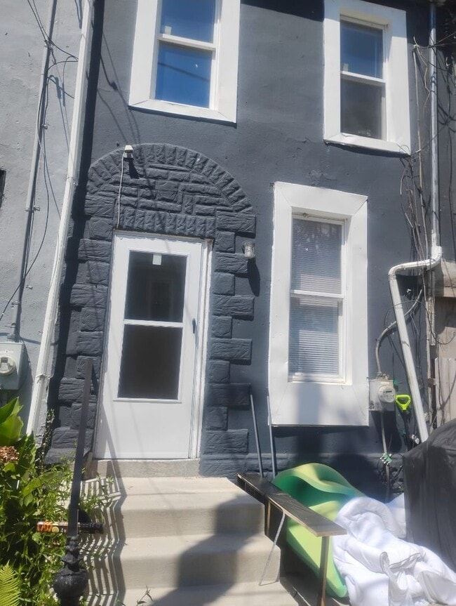 Building Photo - 269 E Bringhurst St