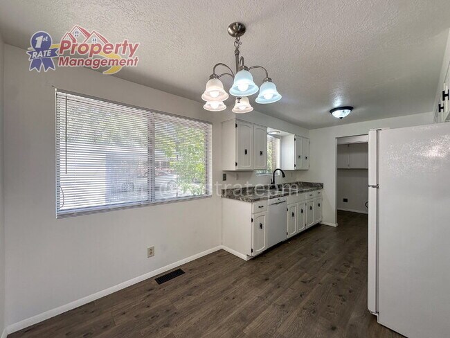 Foto del edificio - 1426 S Hervey St