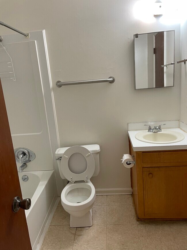 Building Photo - 105 Canvasback Dr
