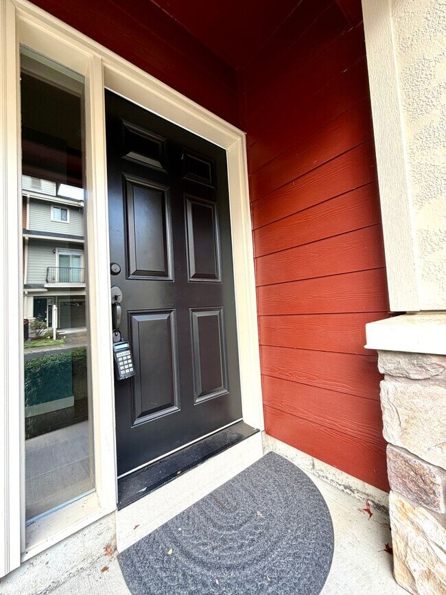 Foto del edificio - Sophisticated Beaverton Townhome with Mult...