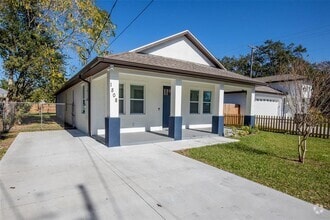 Building Photo - 1808 E Comanche Ave