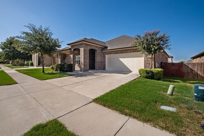 Building Photo - Vibrant 3 Bedroom, 2 Bath Home in Pflugerv...