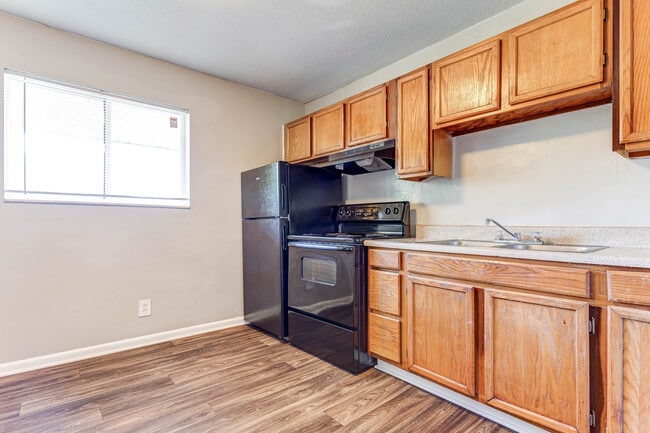 Building Photo - Rolling Hills Apartments