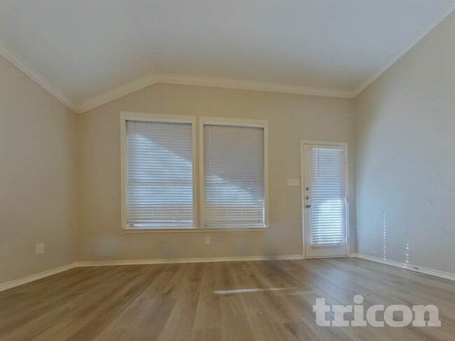 Foto del edificio - 13201 Fencerow Rd