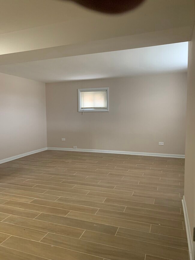 Living Room - 5015 Crain St