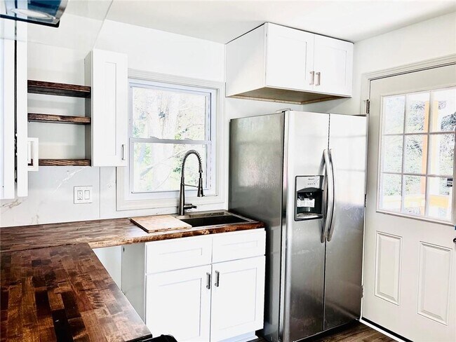 Foto del edificio - 1122 Elaine Dr