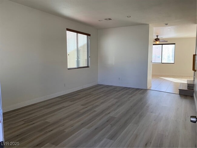 Foto del edificio - 5329 Wild Sunflower St