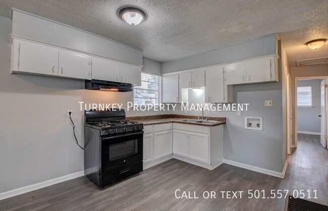 Foto del edificio - 7307 Knollwood Rd