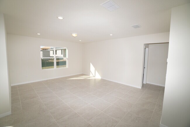 Building Photo - 1580 Aspen Ave