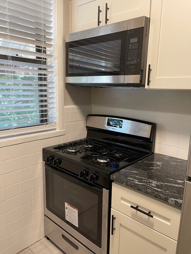 Kitchen - 6380 Bancroft Ave