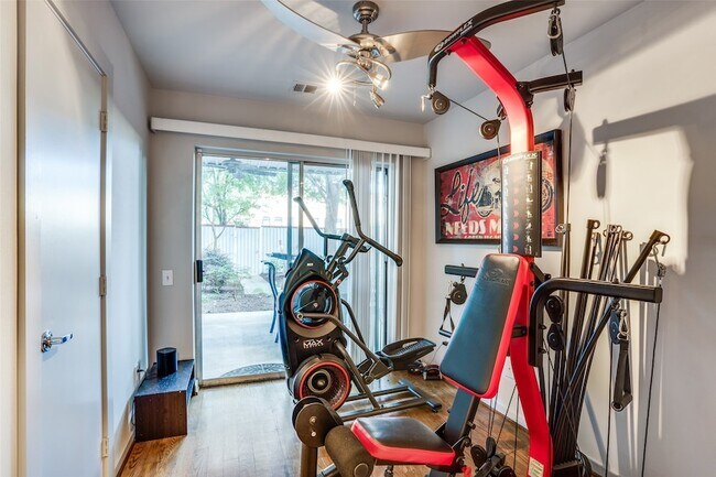 Foto del edificio - 4213 Dickason Ave
