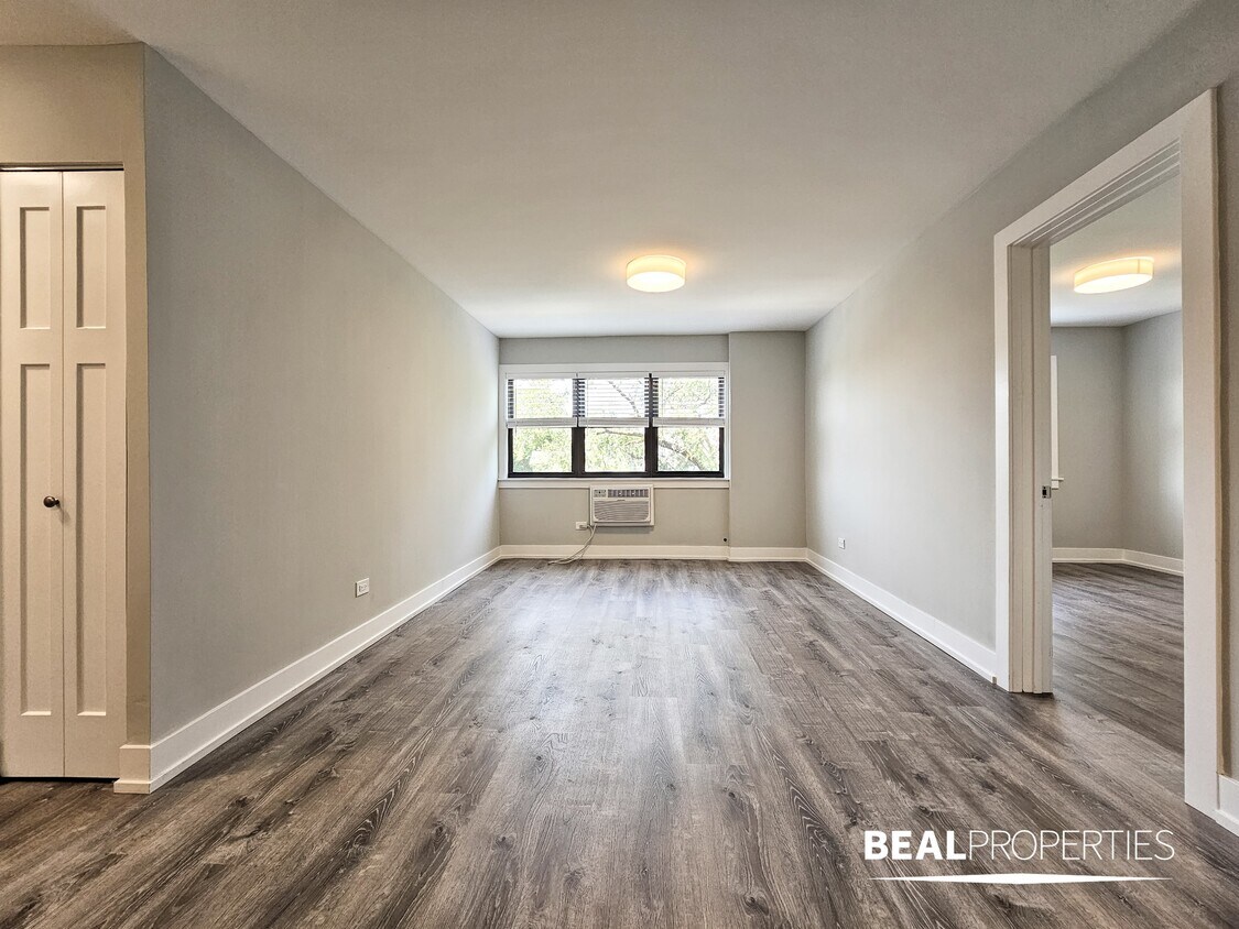 Foto principal - 445 W Barry Ave