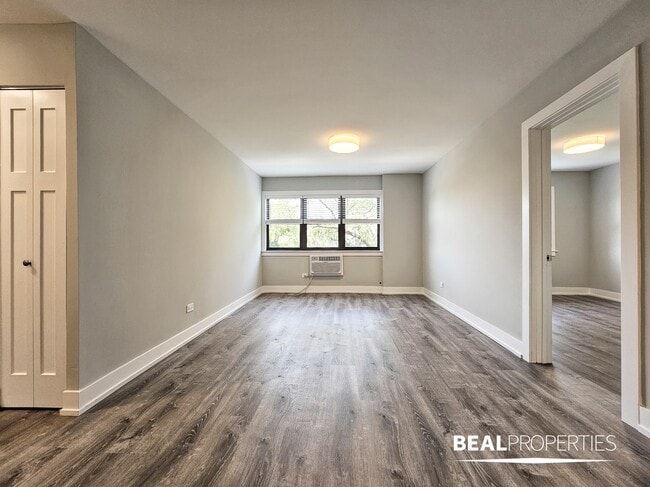 Photo - 445 W Barry Ave Apartment