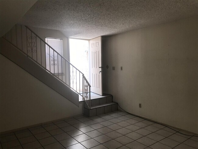Foto del edificio - 10628 B SPRINGWOOD