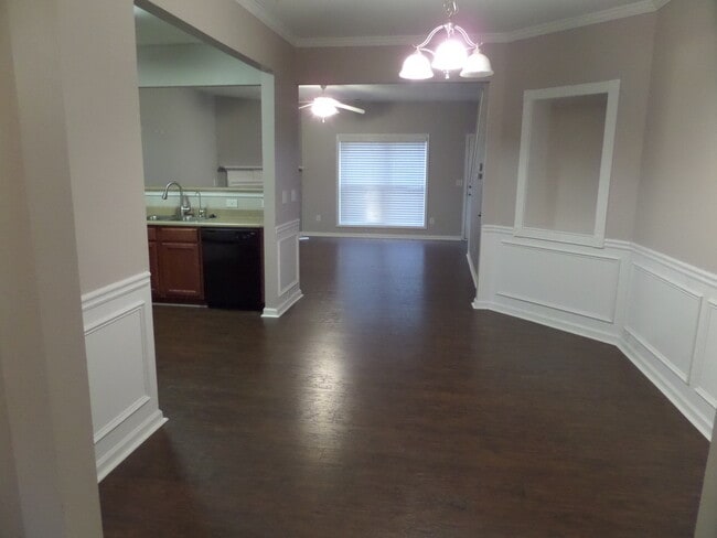 Building Photo - Rare 2 bed 2.5 bath  located in Kennesaw m...